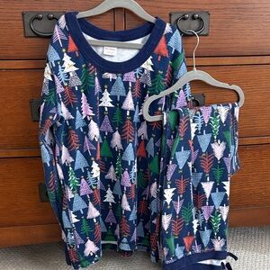 Women’s Hanna Andersson Blue Forest Print Pajama Set - Size L